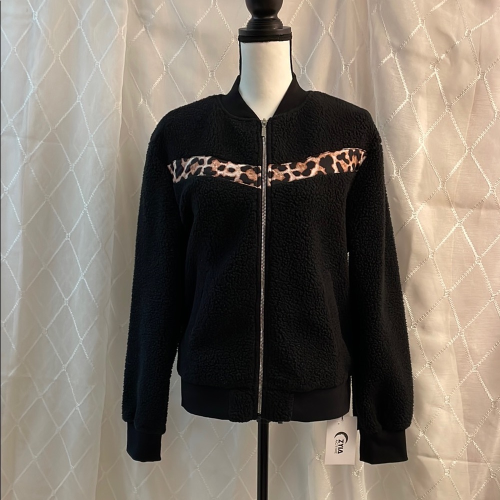 ZYIA Active Black Leopard Flying V Fleece Jacket Women’s medium Brand New W Tag